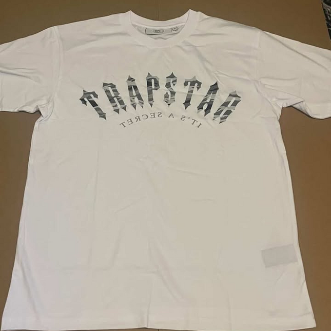 It's A Secret Arch Tee Brand new authentic Trapstar T-shirt Size Large