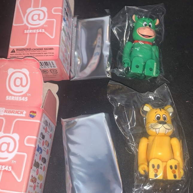 bearbrick series 45 flinstones set 100% bundle of 2