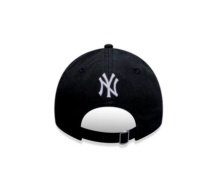 New York Yankees Spooky Script 9TWENTY Cloth StrapOSFA Cap