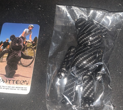 Medicom Be@rbrick Series 43 / 100% / Pattern / Carbon Fiber