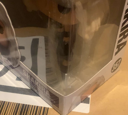 shakira #357 Pop! vinyl music funko + free case (damage)