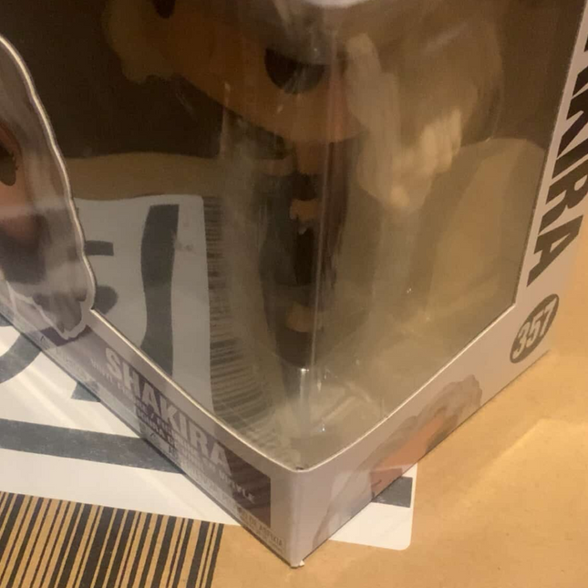 shakira #357 Pop! vinyl music funko + free case (damage)
