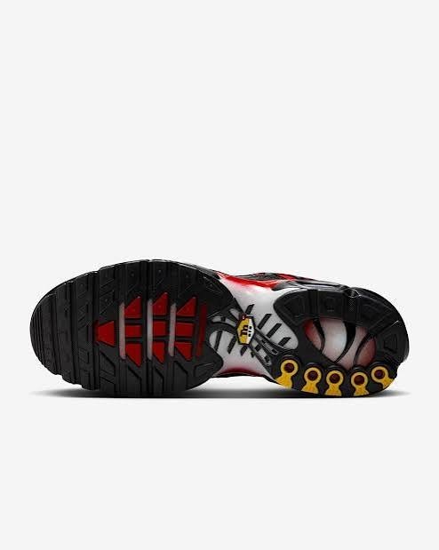 Nike Air Max Plus TN White/Black/Red Fade Mens Size US 9 DM0032-017