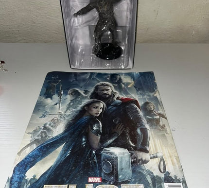 Kurse #41 THOR Marvel Movie Hand painted Eaglemoss figurine with magazine 