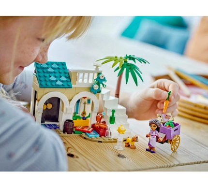LEGO 43223 Disney Wish Asha in the City of Rosas