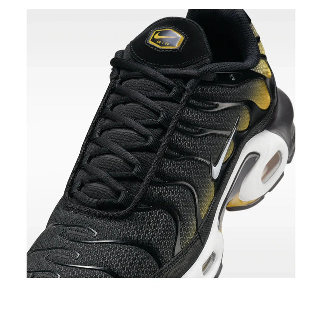 Nike Air Max PlusBlack University Gold White Size 8.5 Mens DM0032 013