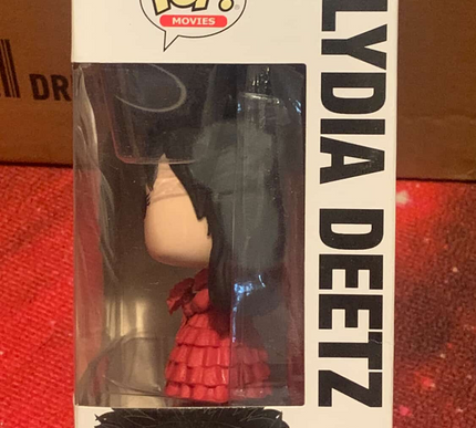 Lydia Deetz #640 "MOVIES" Beetle juice Funko Pop! Vinyl Figure (damaged)