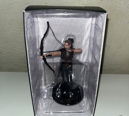 Hawkeye #25  Marvel Movie Hand painted Eaglemoss figurine with magazine 