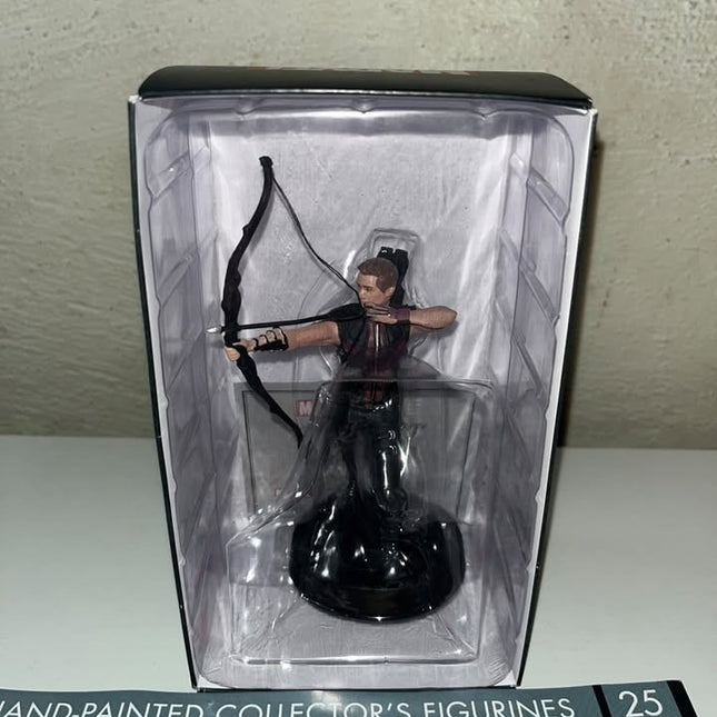 Hawkeye #25  Marvel Movie Hand painted Eaglemoss figurine with magazine 