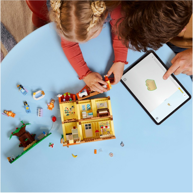 BRAND NEW LEGO® Bluey Bluey's Family House 11203 Lego set