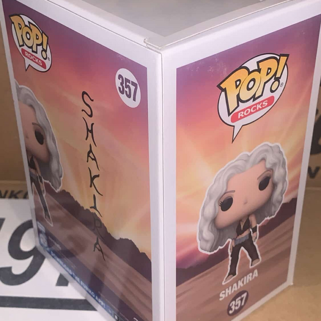 shakira #357 Pop! vinyl music funko + free case (damage)