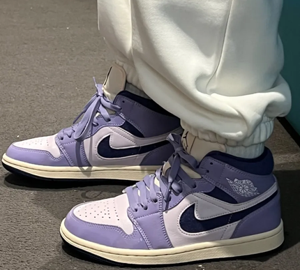 Jordan 1 Mid SE Chenille Sky J Light Purple (Women's) Size - 6us