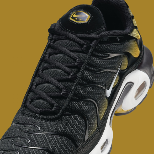 Nike Air Max Plus Black University Gold White Size - 8.5US