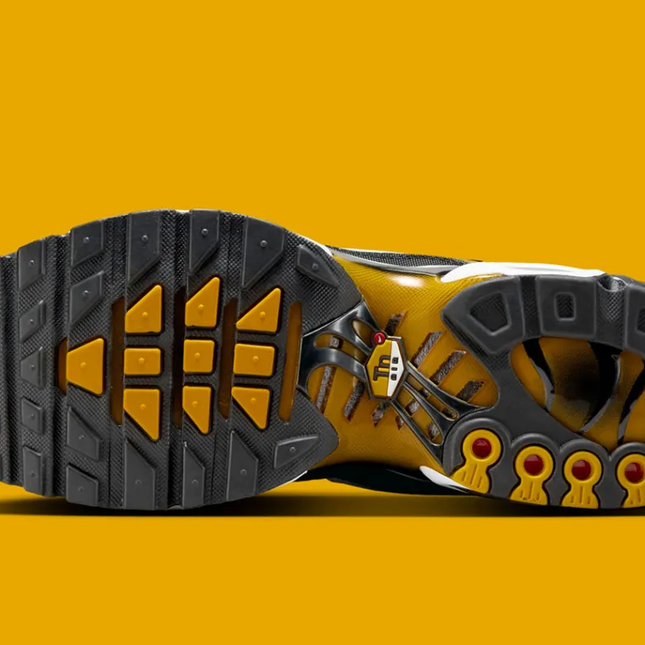 Nike Air Max Plus Black University Gold White Size - 8.5US